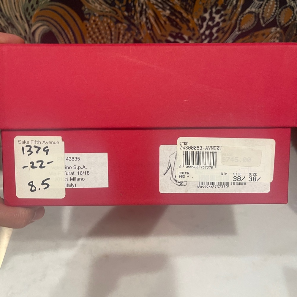Authentic Valentino Heels 8.5 - Picture 5 of 6